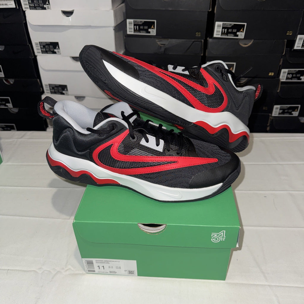 Nike Giannis Immortality 3 Sneakers Black/University Red, Size 11, DZ7533-004
