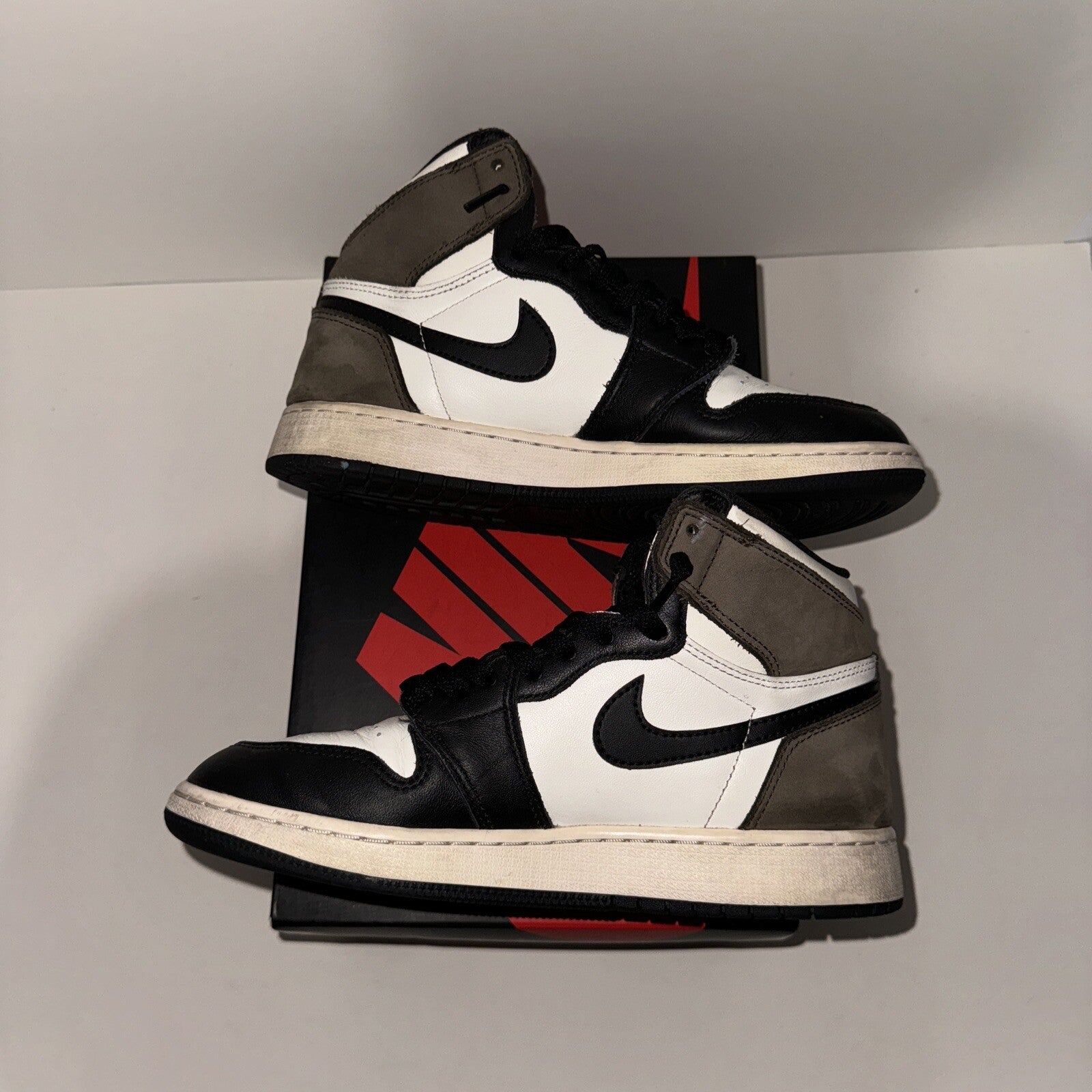 Size 6Y - Jordan 1 Retro OG High Dark Mocha