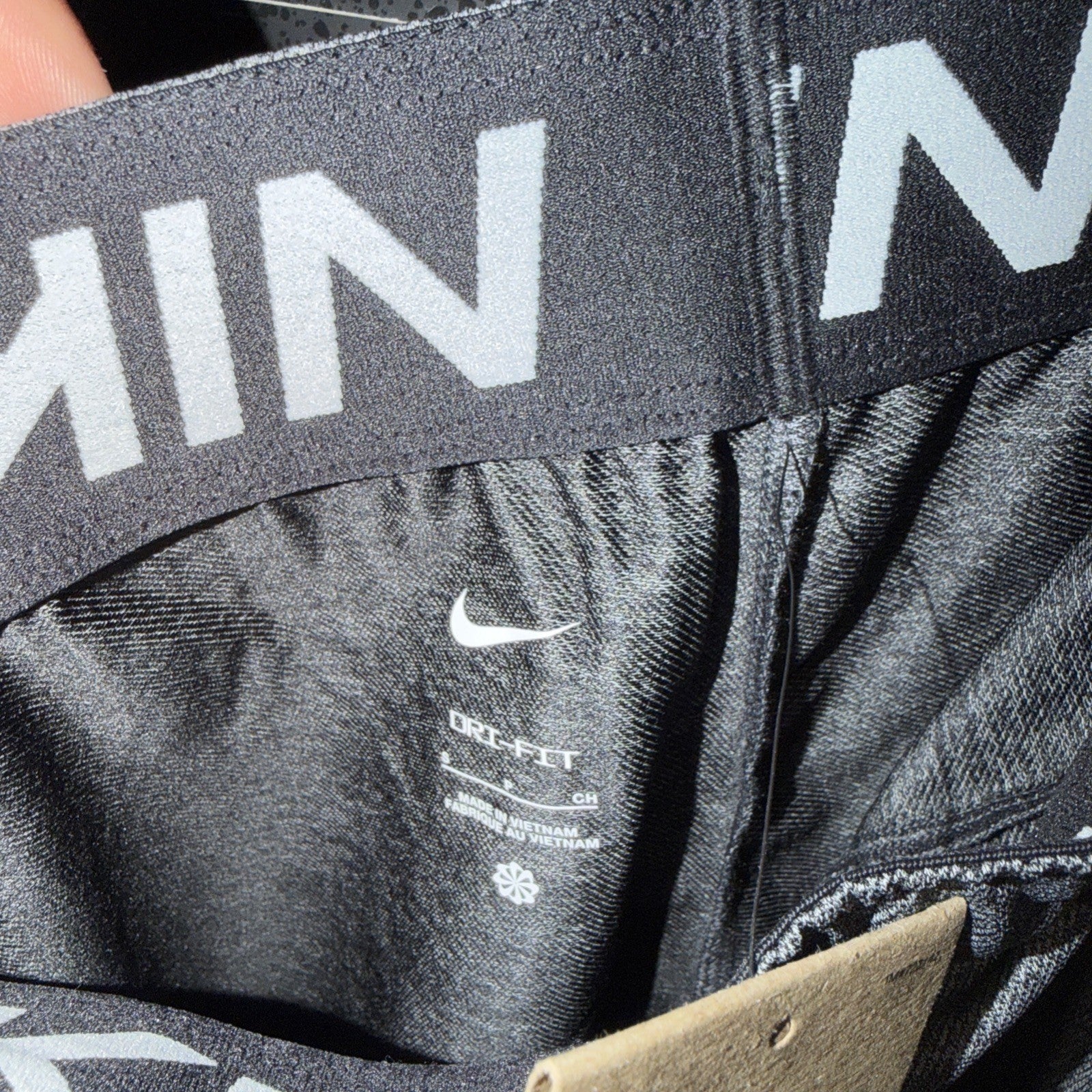 Nike Shorts Dri-FIT Attack, Womens Size S Training Running Short Grey, 0188-0190