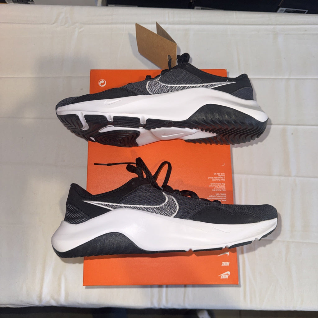 Nike Legend Essential 3 Next Nature Black/White Size 10 DM1120 001