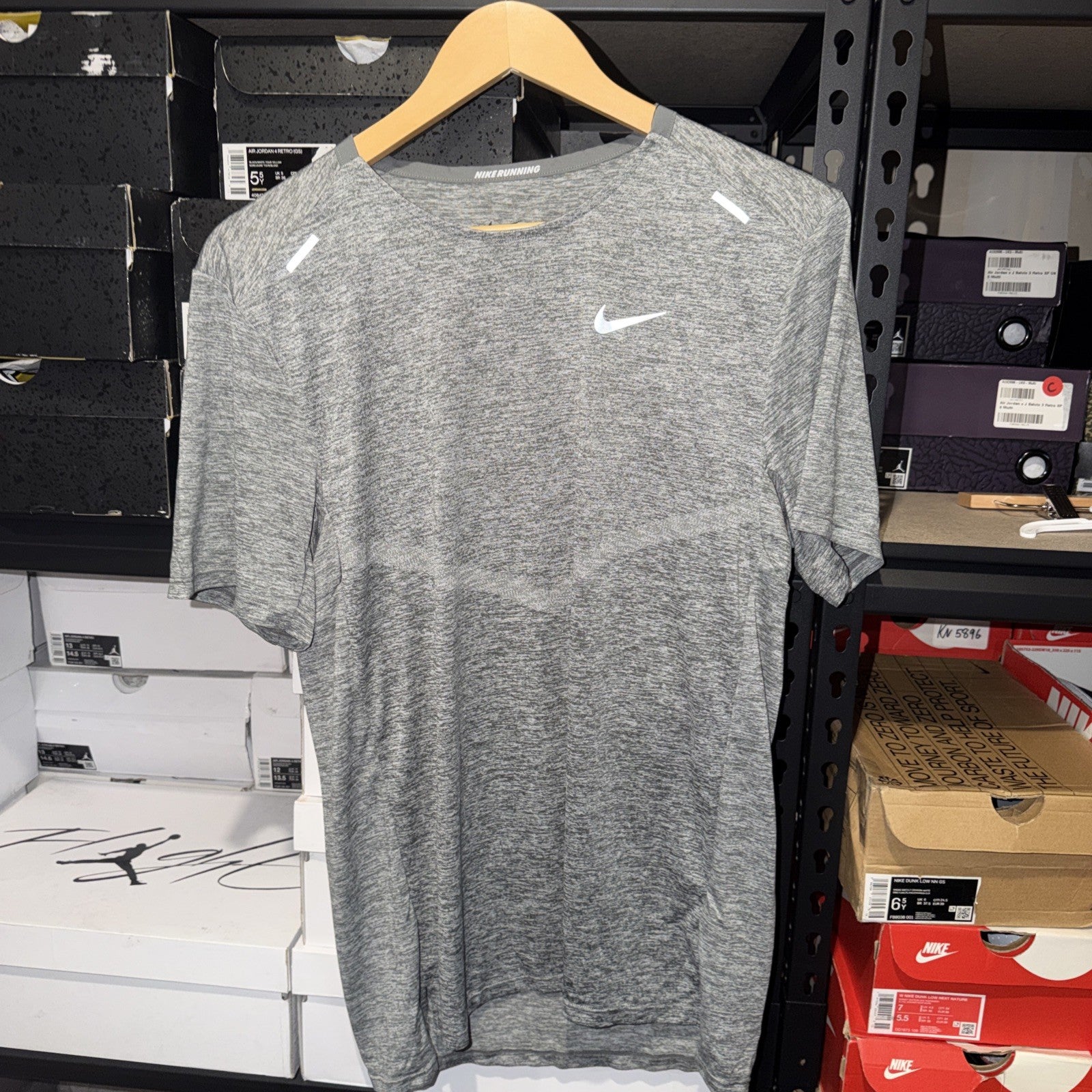 Nike Men's Dri-FIT Rise 365 Short Sleeve Running T-Shirt Gray 0111 Small