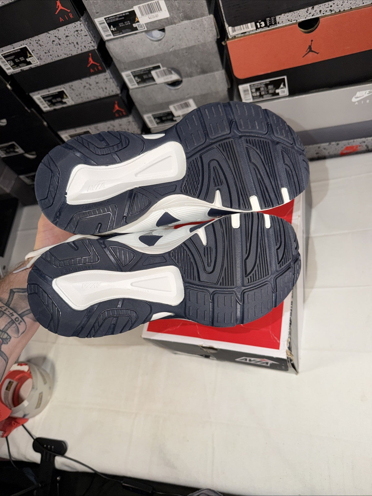 Avia Verge Men's Trainers White Navy Blue Size 9 A1313MWD