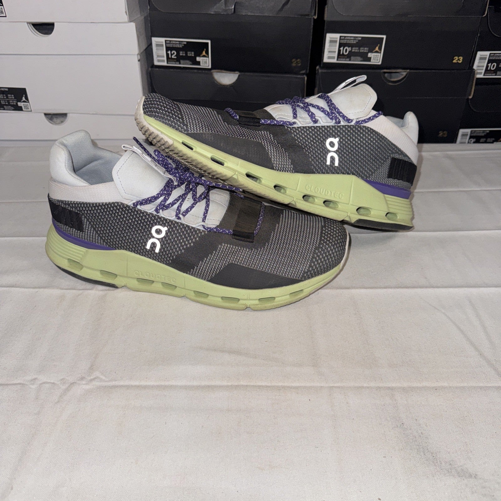 On Cloud Sneaker 26.98389 Size 11