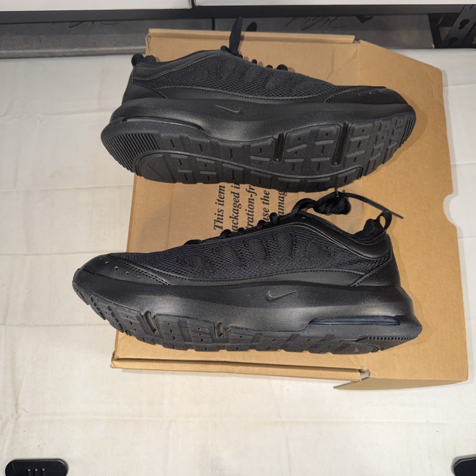 Nike Air Max AP CU4826-001 Men's Size 10.5 Sneakers