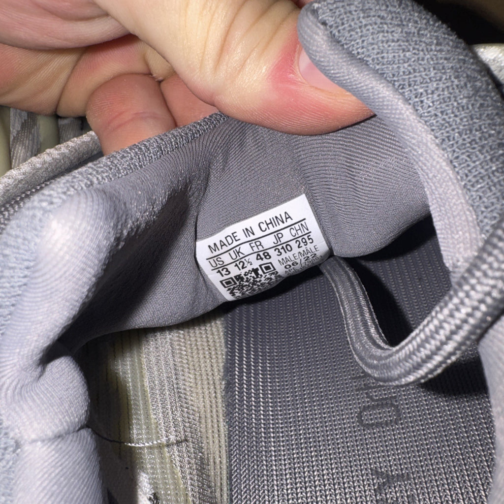 adidas Yeezy 700 V3 ID1674 Fade Salt Size 13