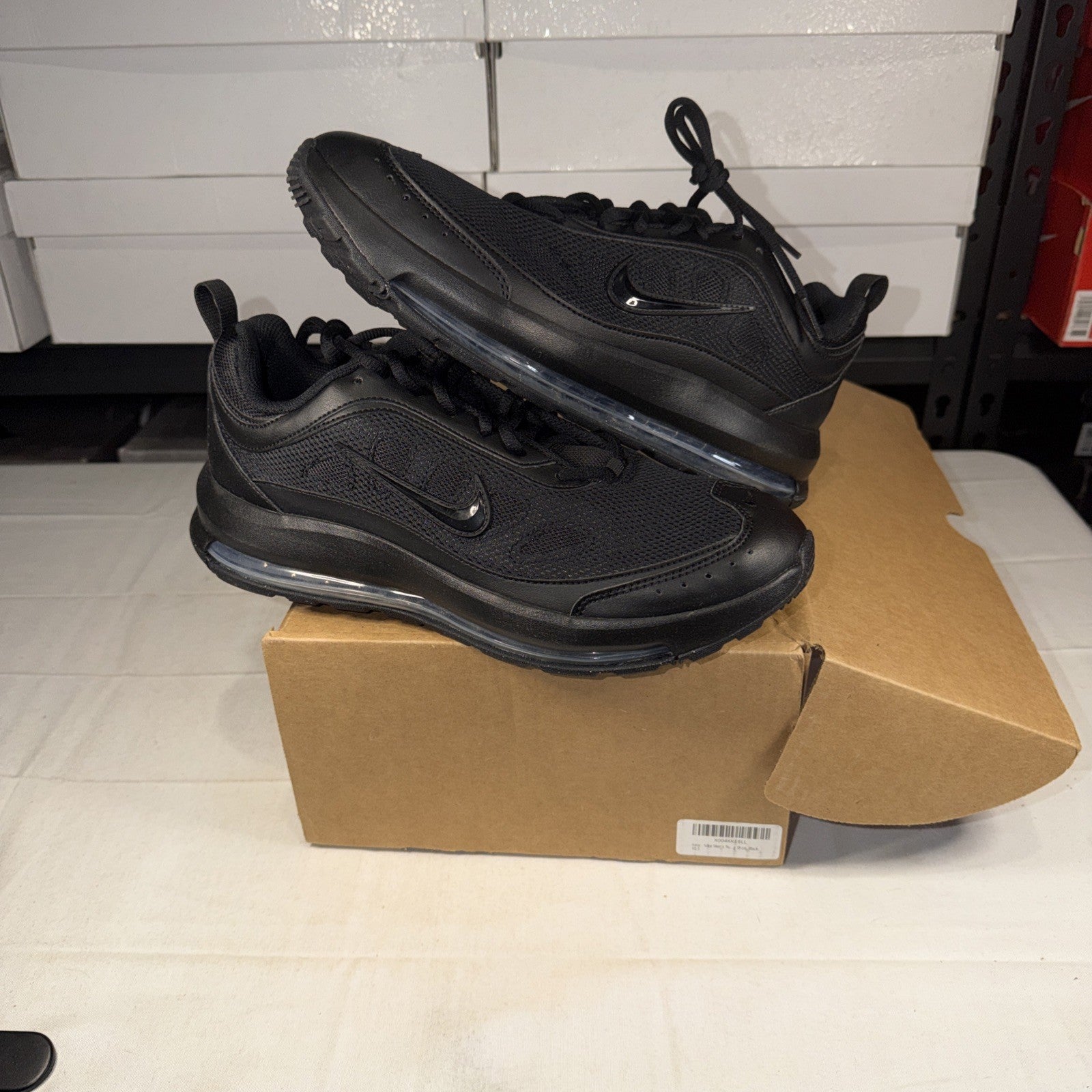 Nike Air Max AP CU4826-001 Men's Size 10.5 Sneakers