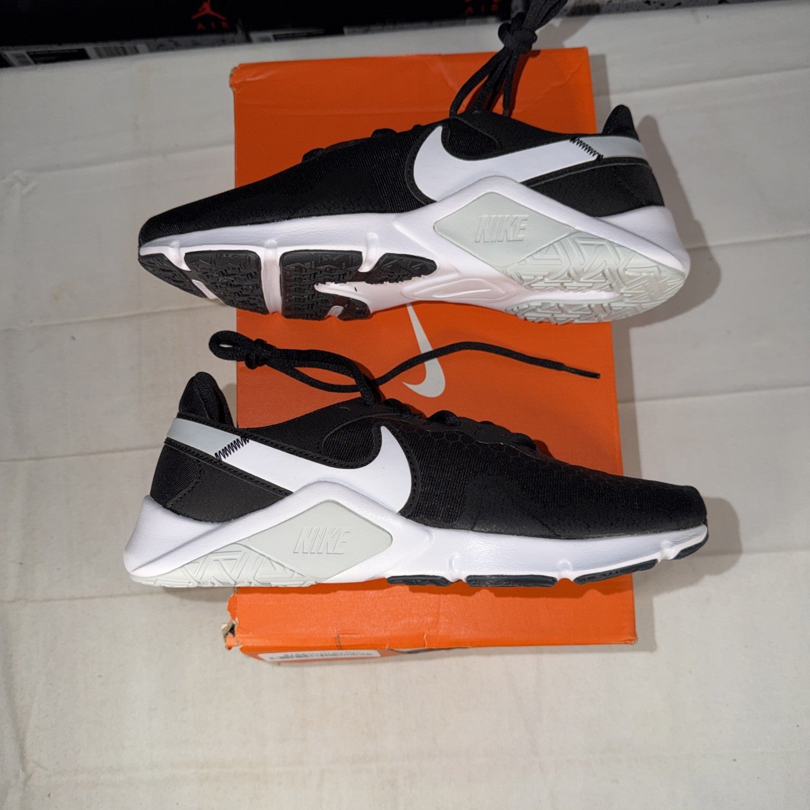 Nike Legend Essential 2 Women's Running Trainer Size 8.5 CQ9545-001