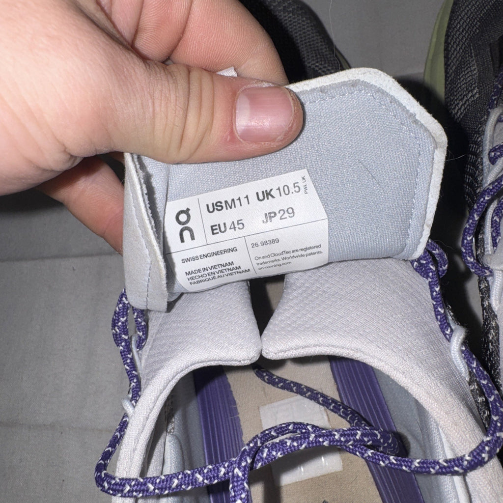 On Cloud Sneaker 26.98389 Size 11