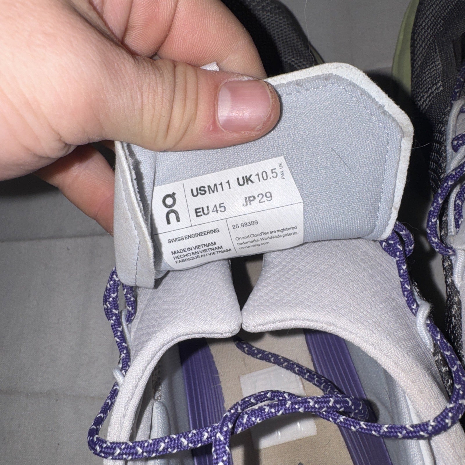 On Cloud Sneaker 26.98389 Size 11