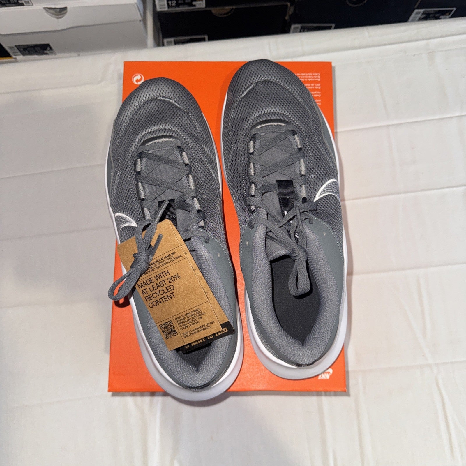 Nike Men's Legend Essential 3 Sneaker Size 11.5 DM1120 002