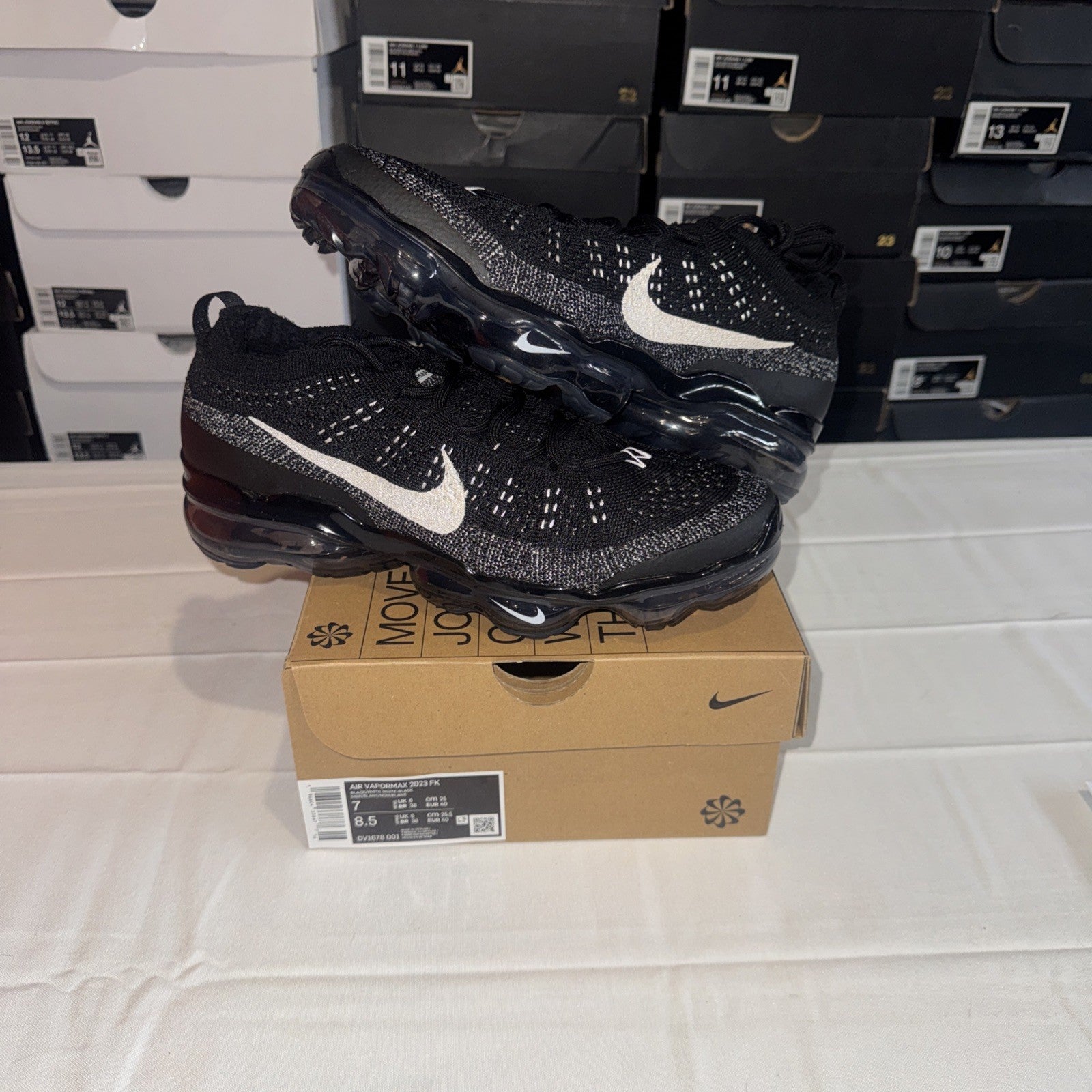 Nike Air VaporMax Men's Sneakers Black/White, Flyknit, DV1678 001 SIZE 7M 8.5W