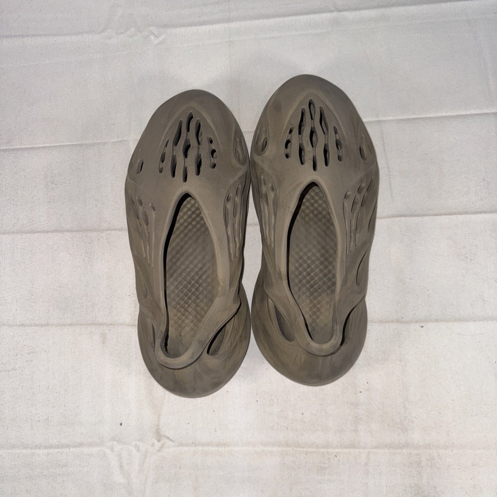 Foam Rnnr Stone Salt Size 7