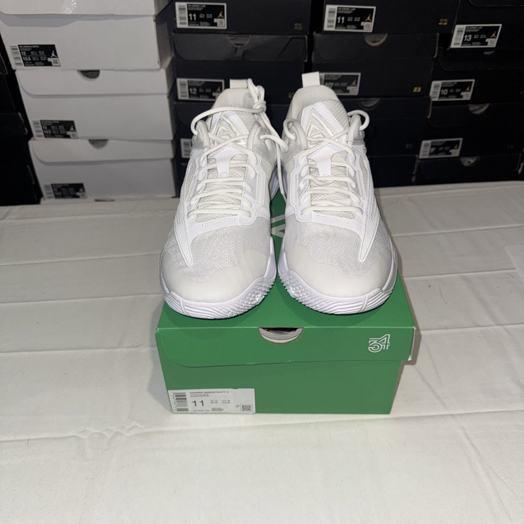Nike Giannis Immortality 3 Men's Sneakers Triple White, Size 11, DZ7533-102
