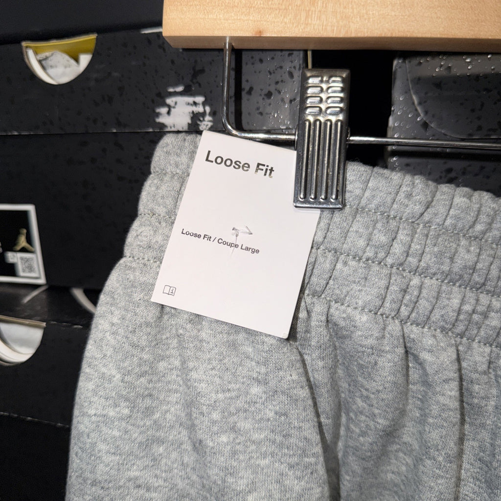 Nike Sportswear Club Fleece Kids Joggers Sweatpants Size XL Gray 0218