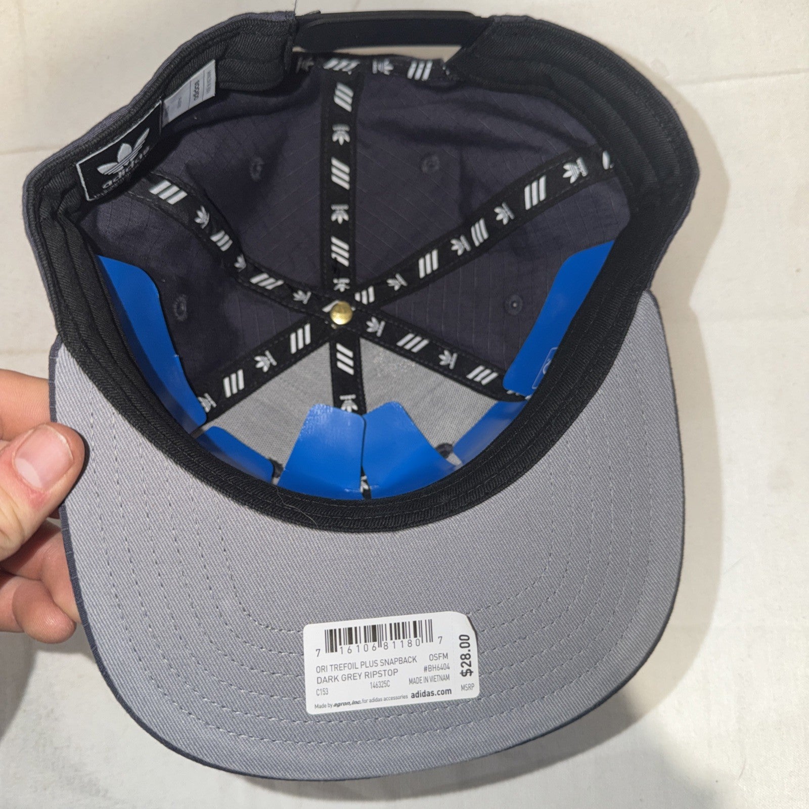 Adidas  Originals Trefoil Chain Snapback Flatbrim Cap Hat, Dark Gray 0262