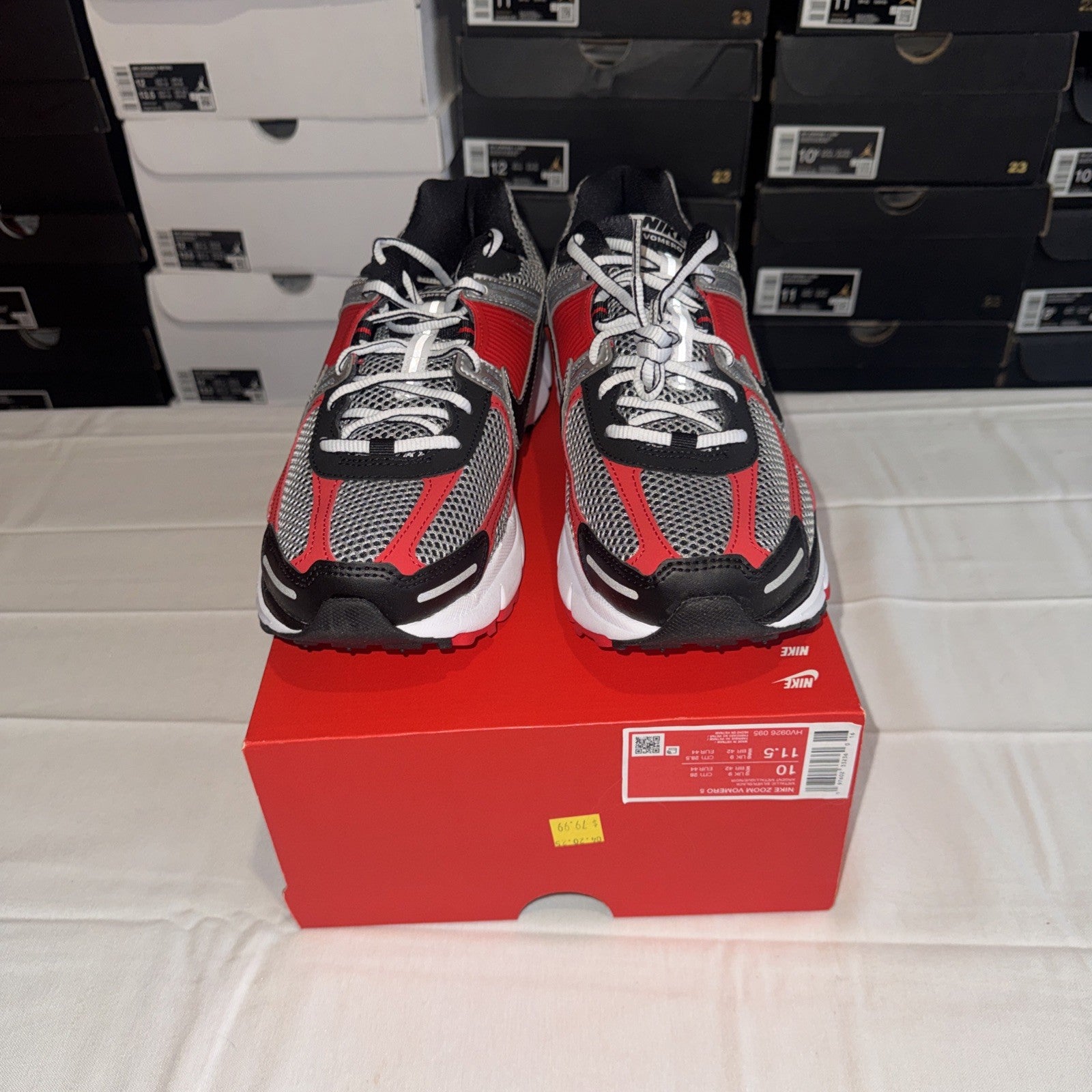 Nike Men's Air Zoom Vomero 5 Metallic Silver University Red Size 10 HV0926-095