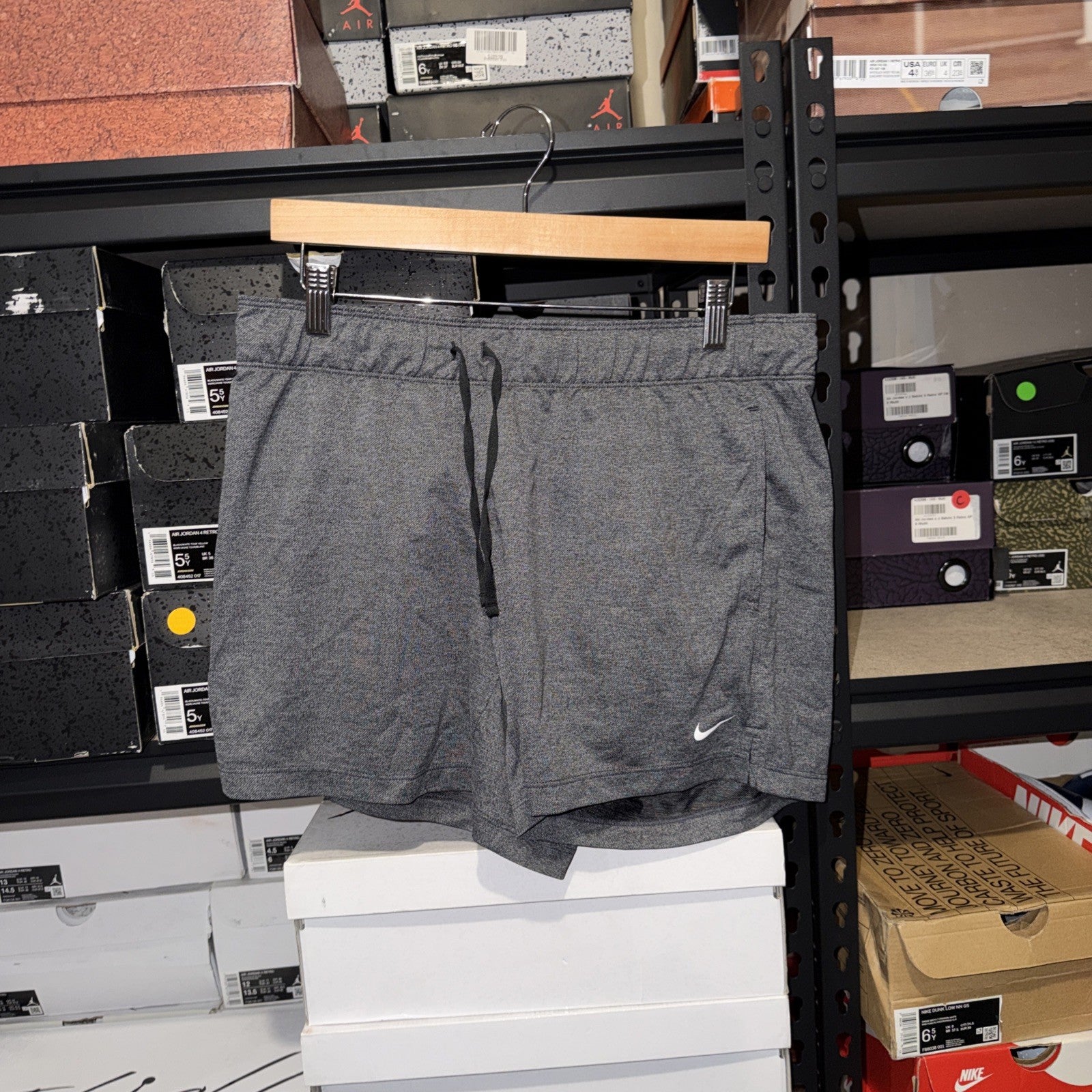 Nike Shorts Dri-FIT Attack, Womens Size M Training Running Short Grey 0191-0201