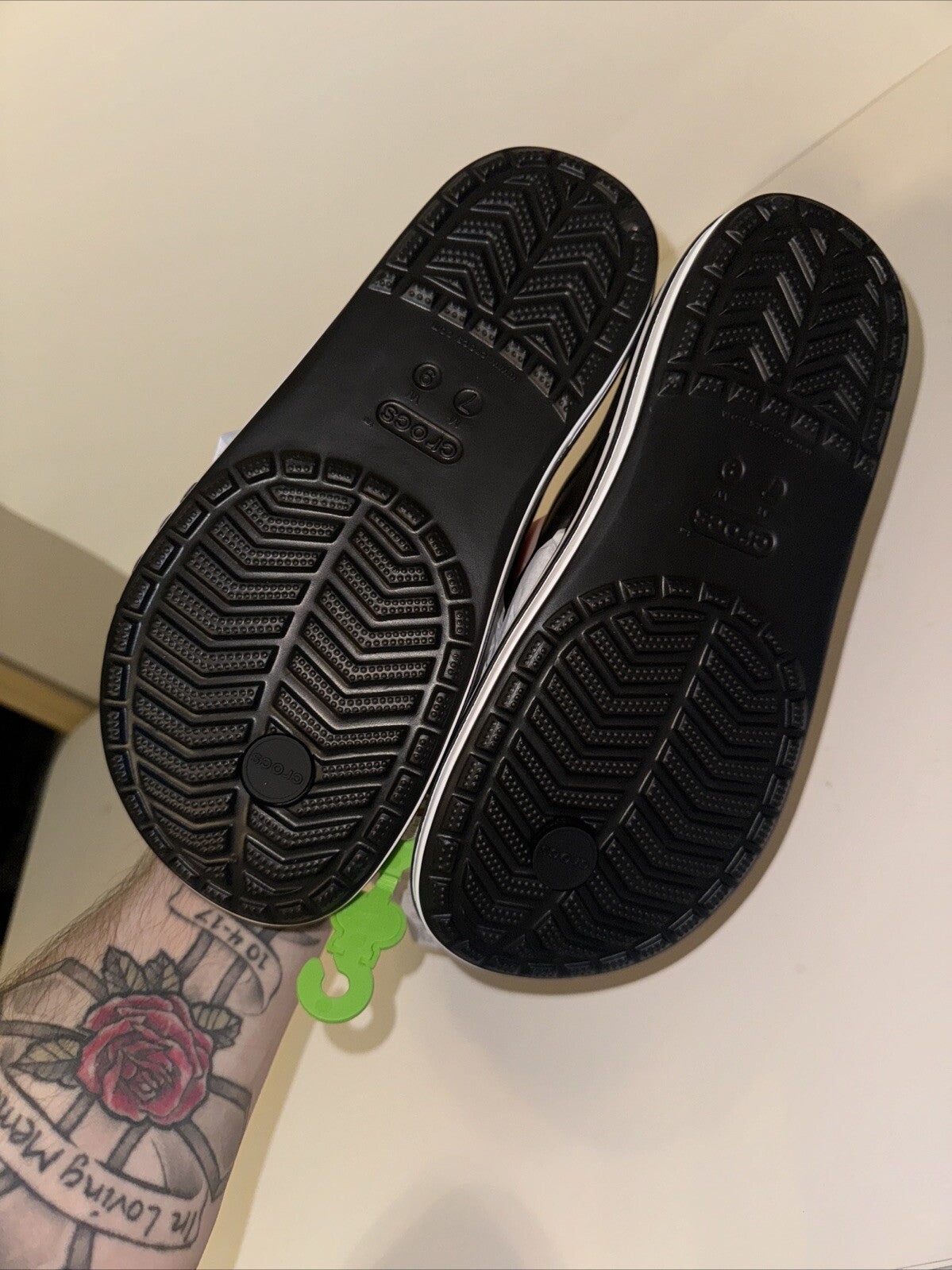 Size 7M/9W Crocs Men's and Women's Sandals Bayaband Flip Flops Waterproof Shoes