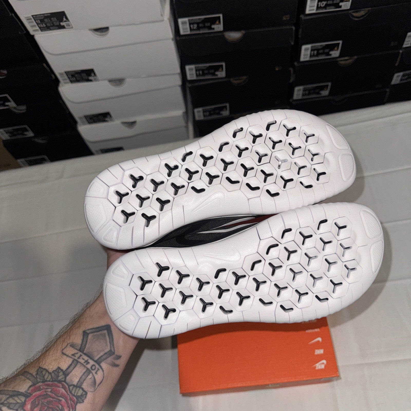 Nike Free RN 2018 Black/White Size 7.5W 942837-001