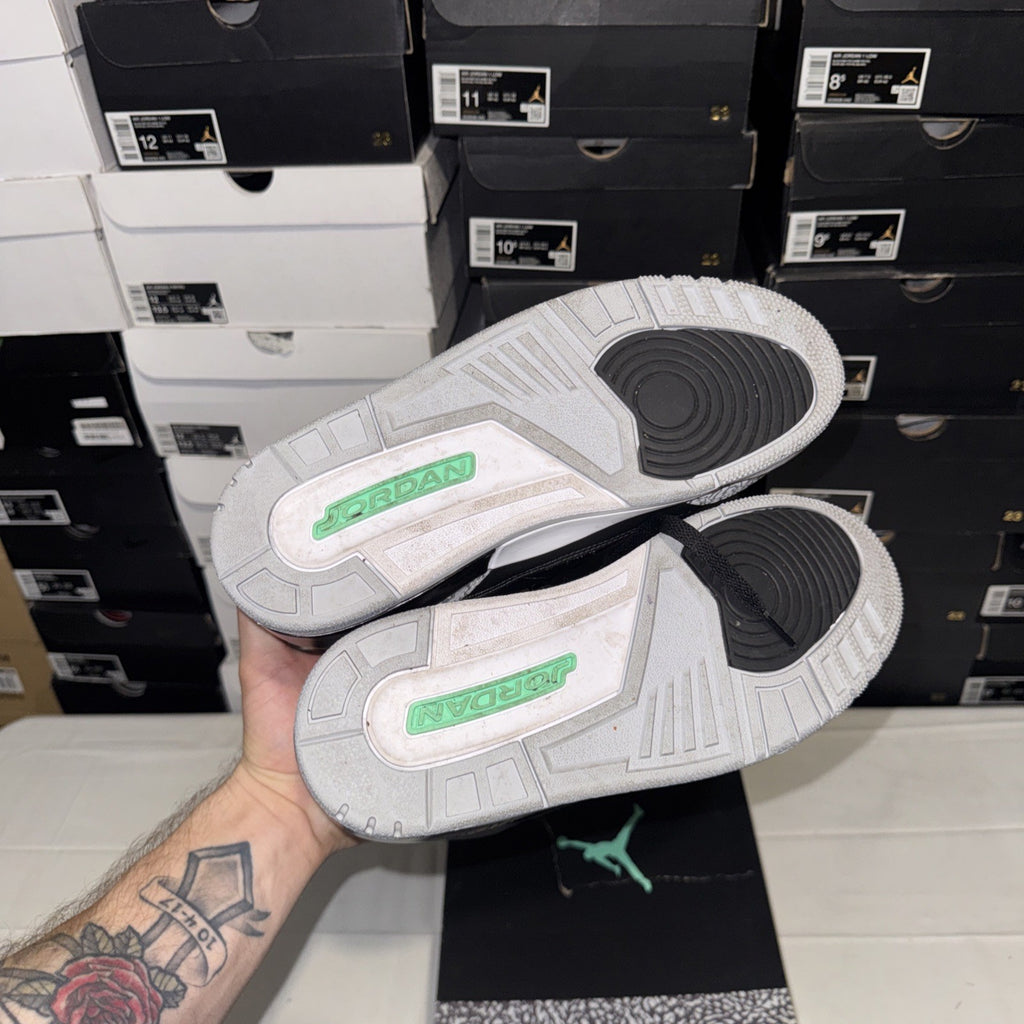 Air Jordan 3 Retro Size 8 Green Glow CT8532 031