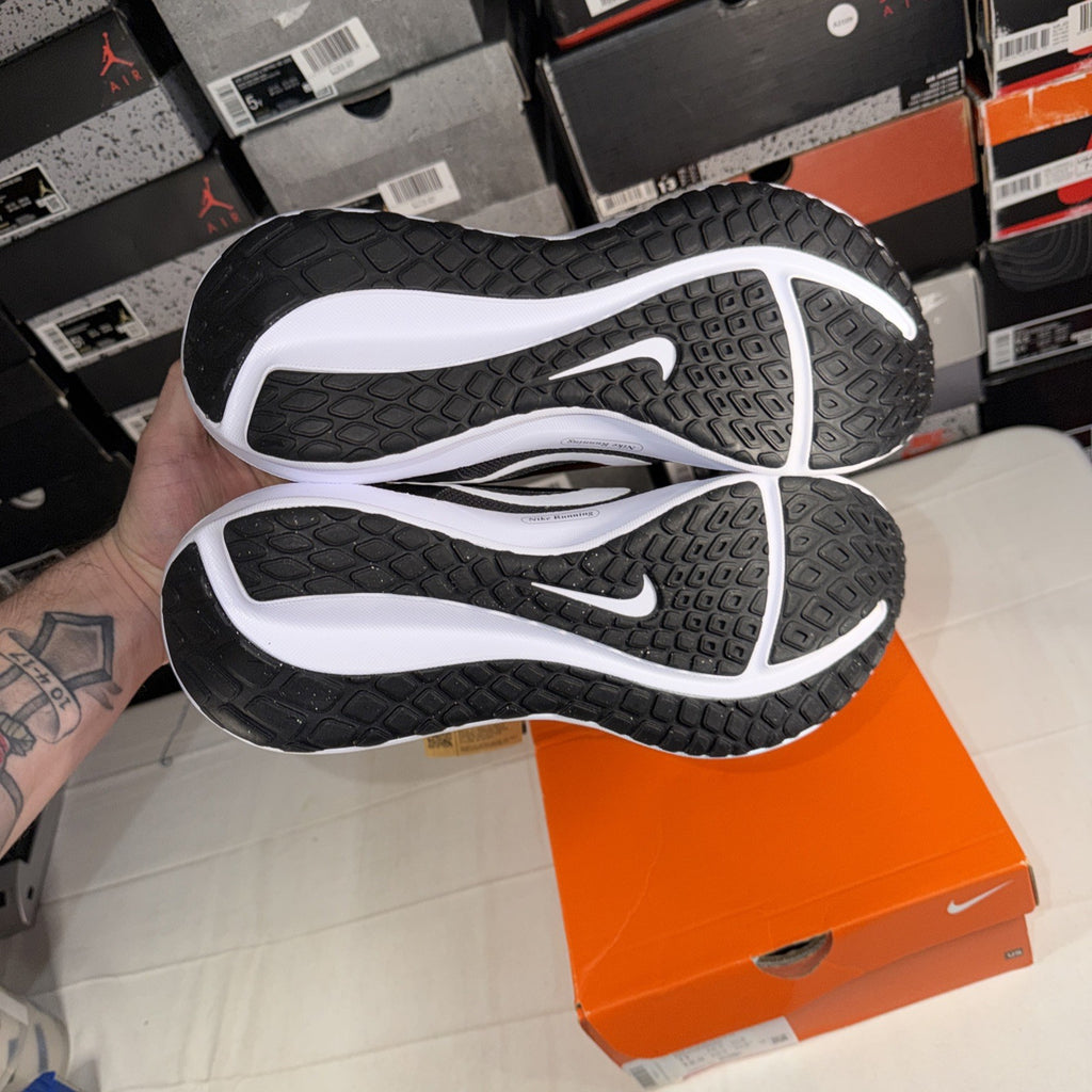 Nike Downshifter 13 Black/White Size 11 FD6454 001