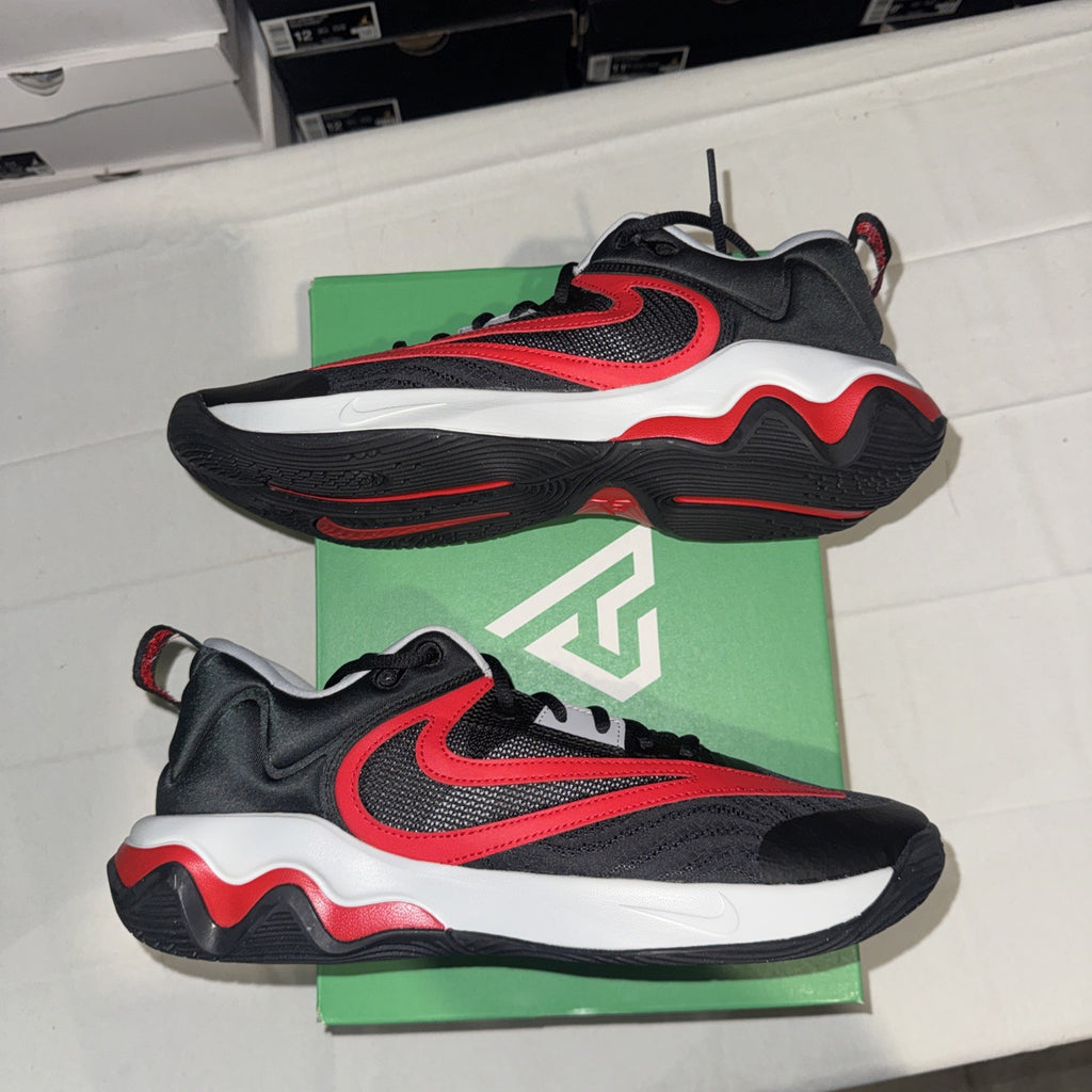 Nike Giannis Immortality 3 Sneakers Black/University Red, Size 11, DZ7533-004