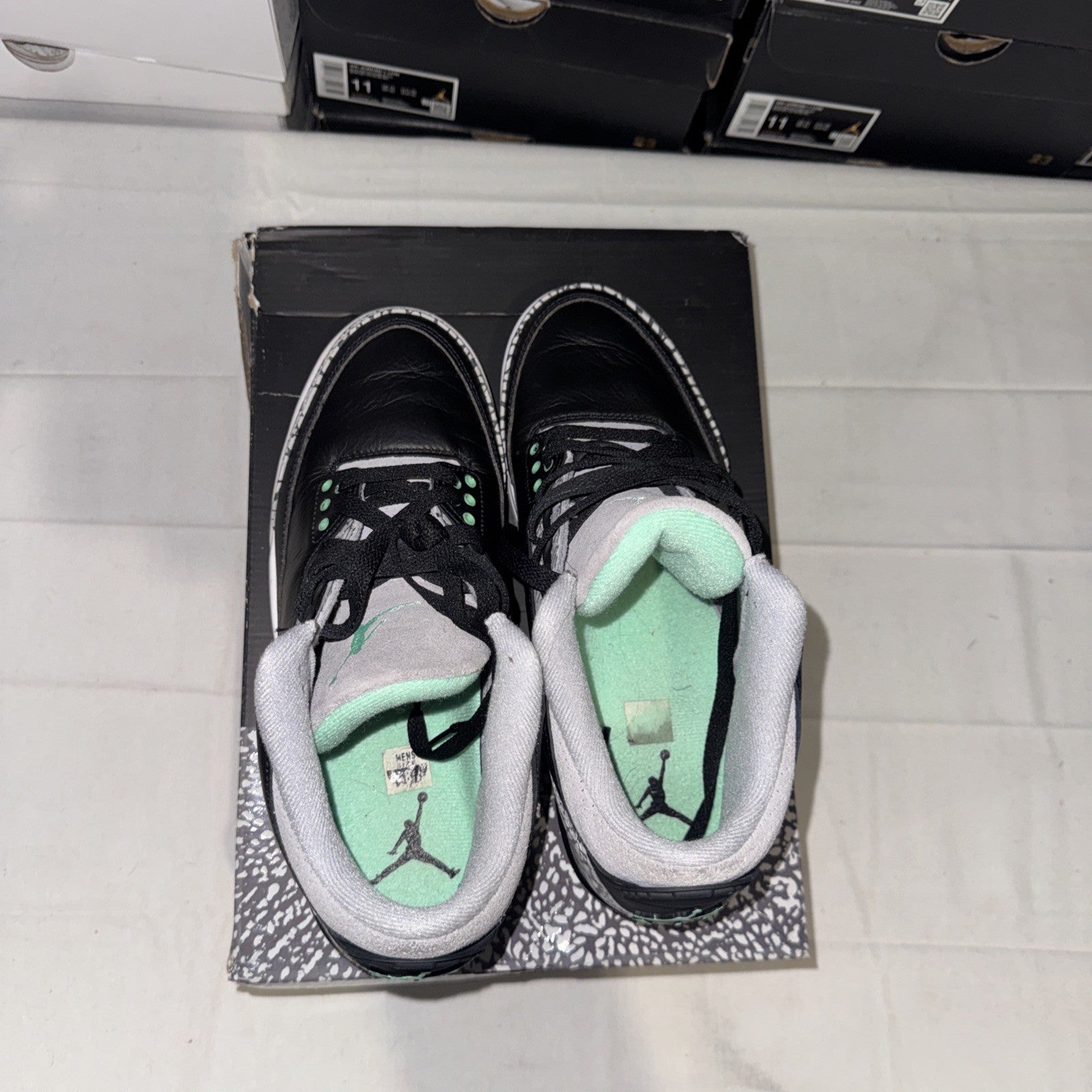 Air Jordan 3 Retro Size 8 Green Glow CT8532 031