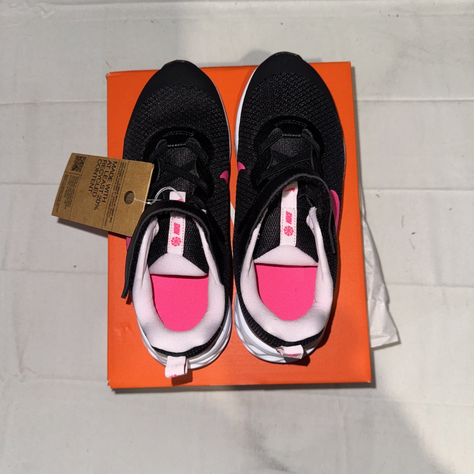 Nike Revolution 6 Black Hyper Pink Running Shoes Size 3Y, DD1095-007