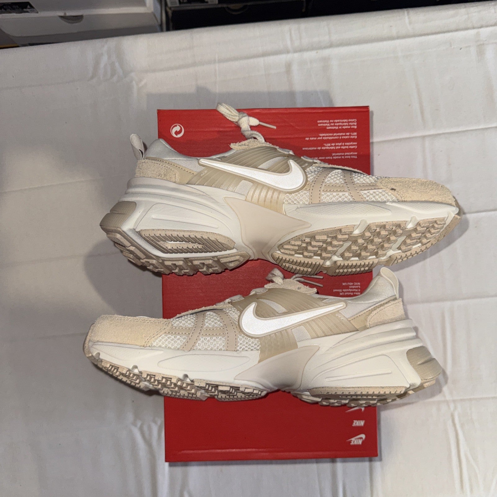 Nike V2K Run SE Women's HV3917 Size 9.5 Mens Size 8