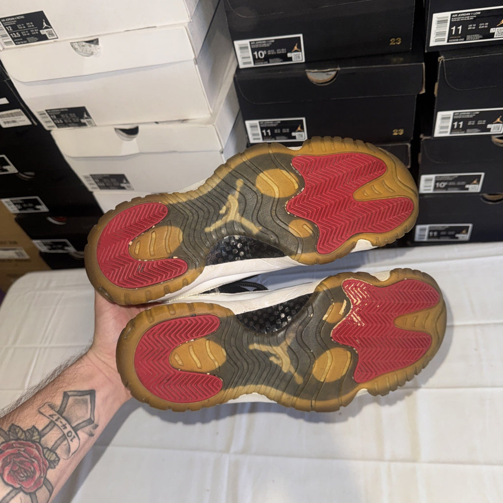 Air Jordan 11 Retro Low Top Tuxedo #528895-110 Size 10