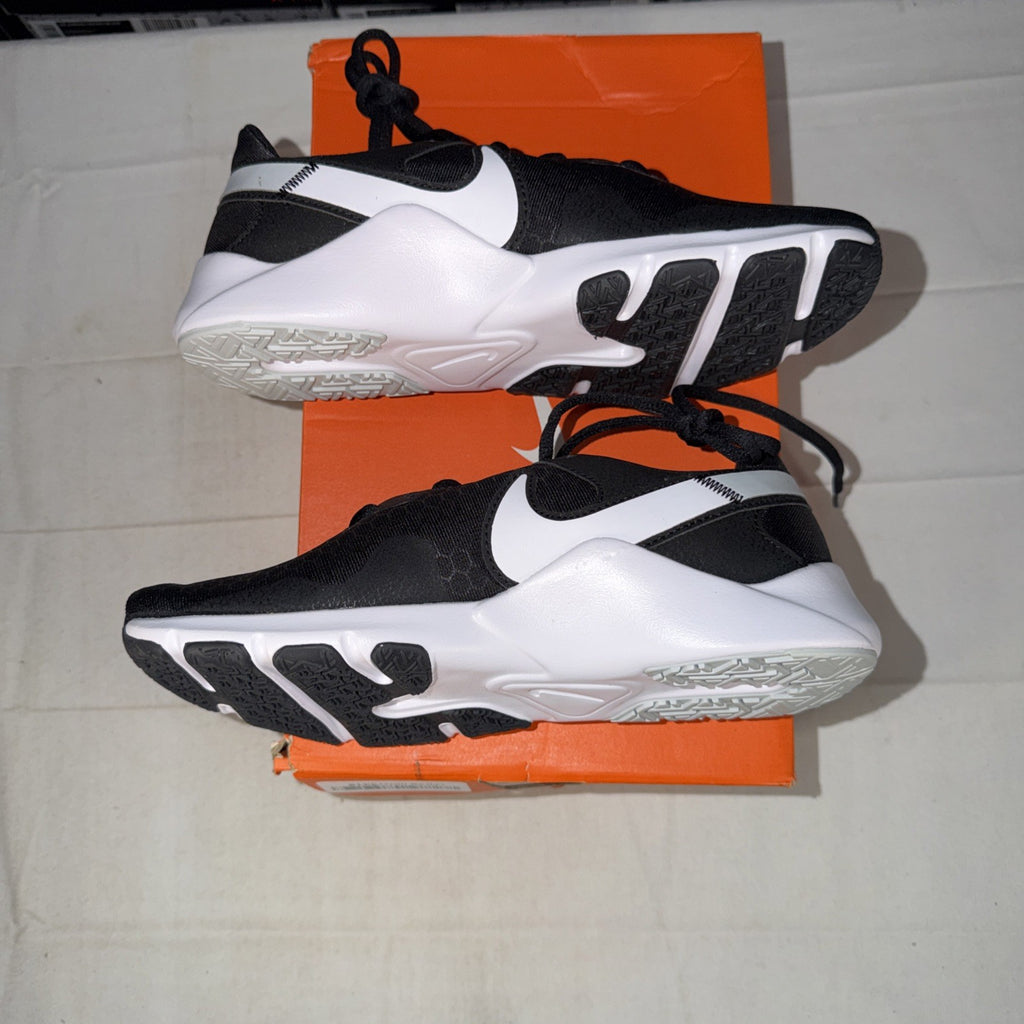 Nike Legend Essential 2 Women's Running Trainer Size 8 CQ9545-001