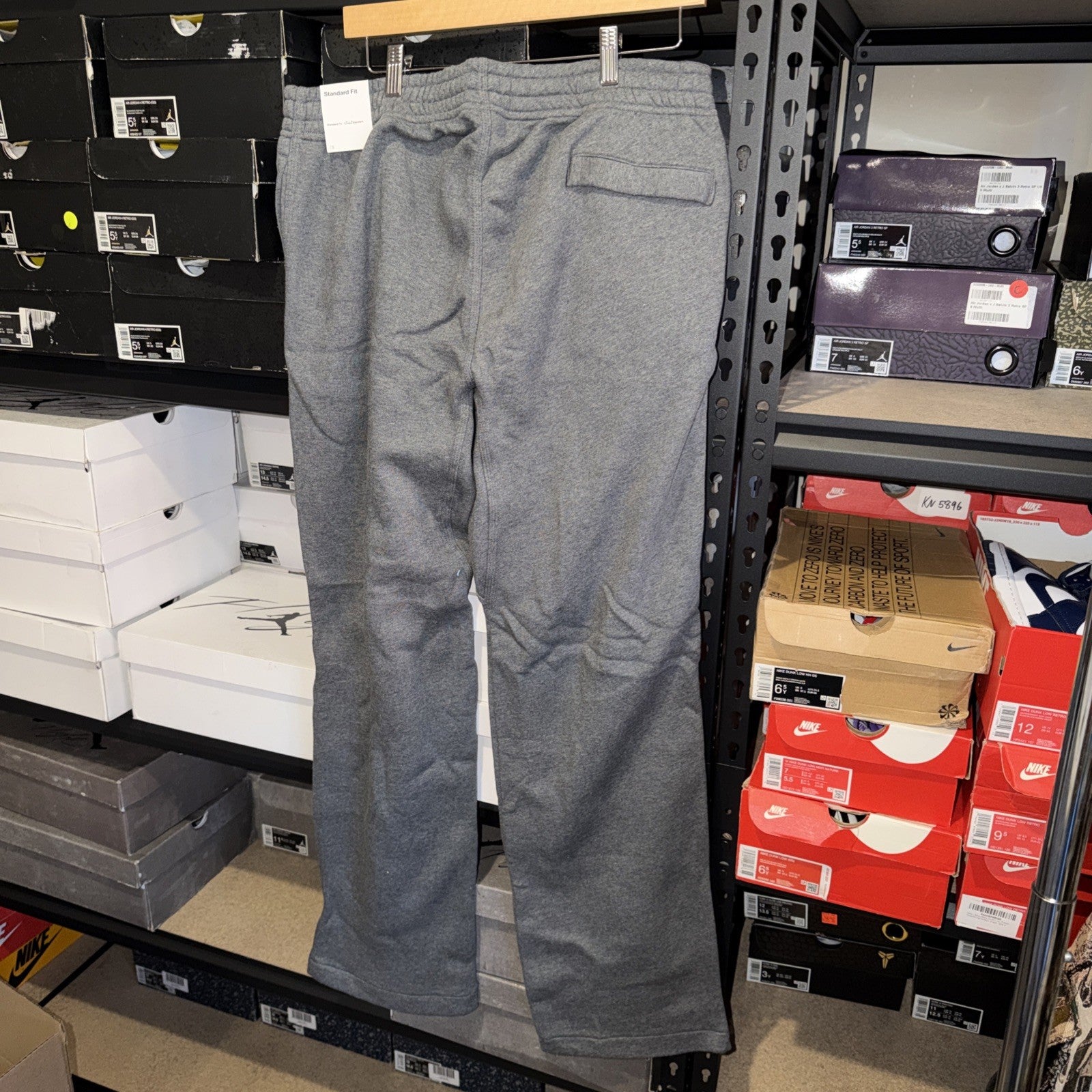 Nike Men's Sweatpants Gray Fleece Joggers Size Large L Athletic Wide Leg 0088