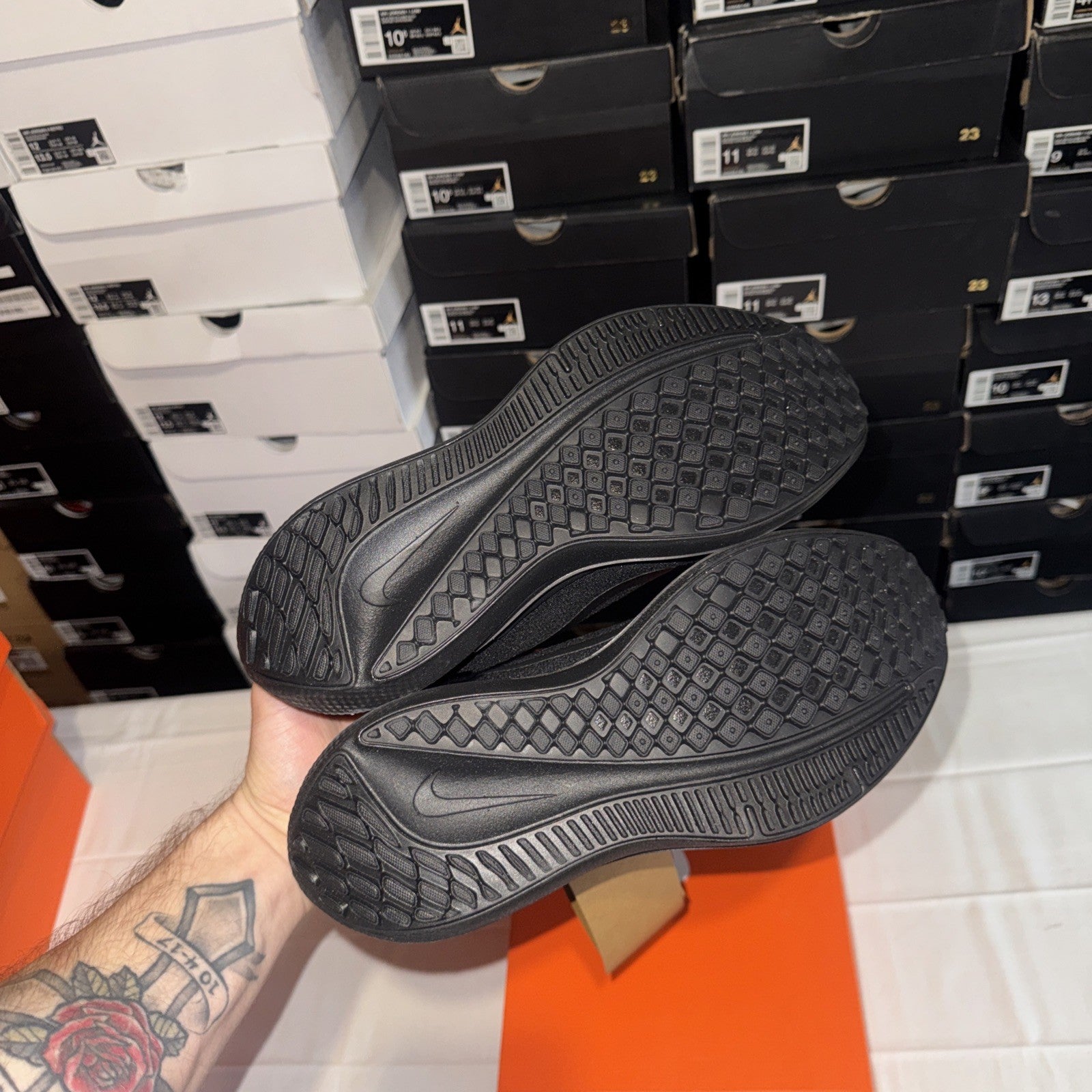 Nike Air Winflo 10 DV4023 001 Women's Size 8