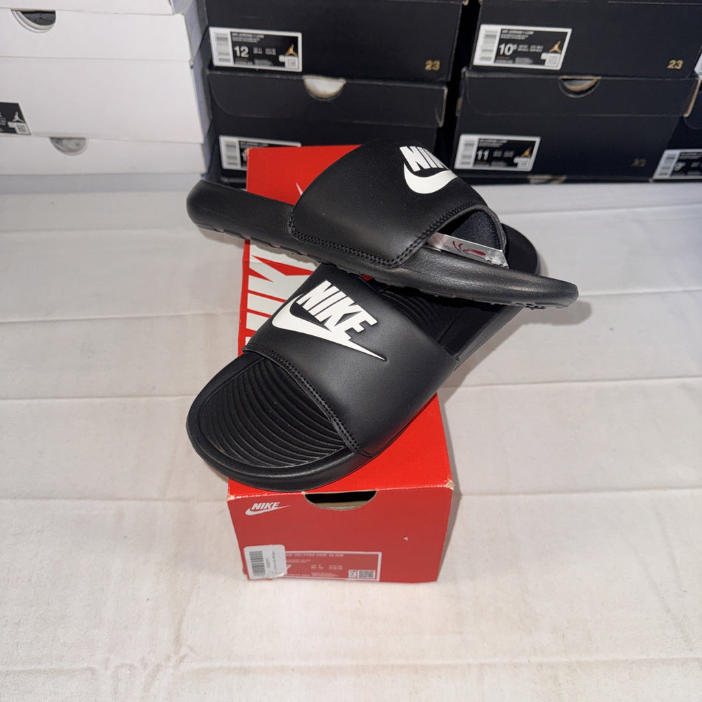 Nike Slides Sandal Mens Size 7 Black White CN9675-002 Casual Athletic Sandal