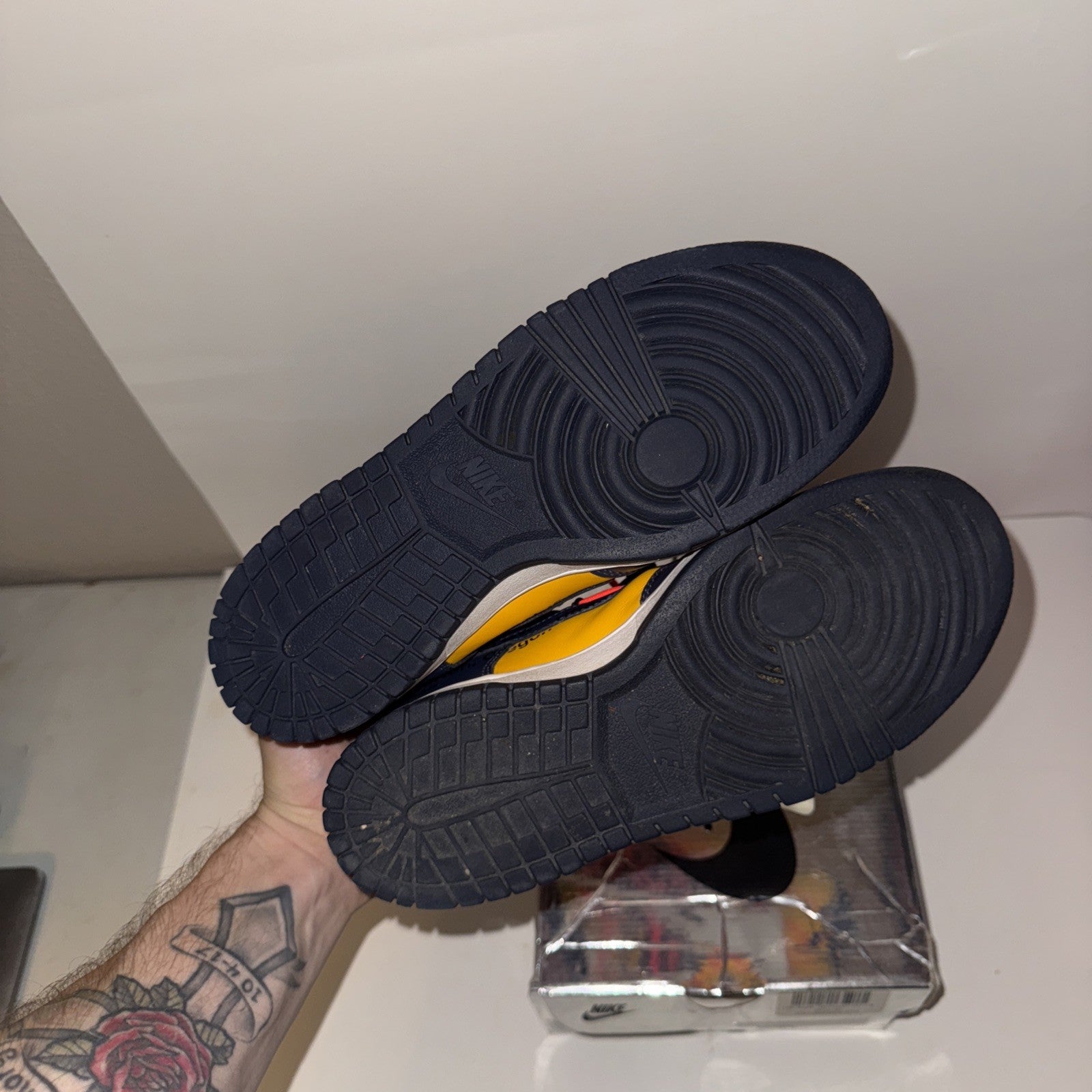 Size 8 - Nike Dunk Low x OFF-WHITE University Gold 2019