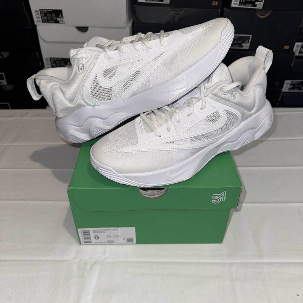 Nike Giannis Immortality 3 Men's Basketball Sneakers Size 9 White DZ7533 102