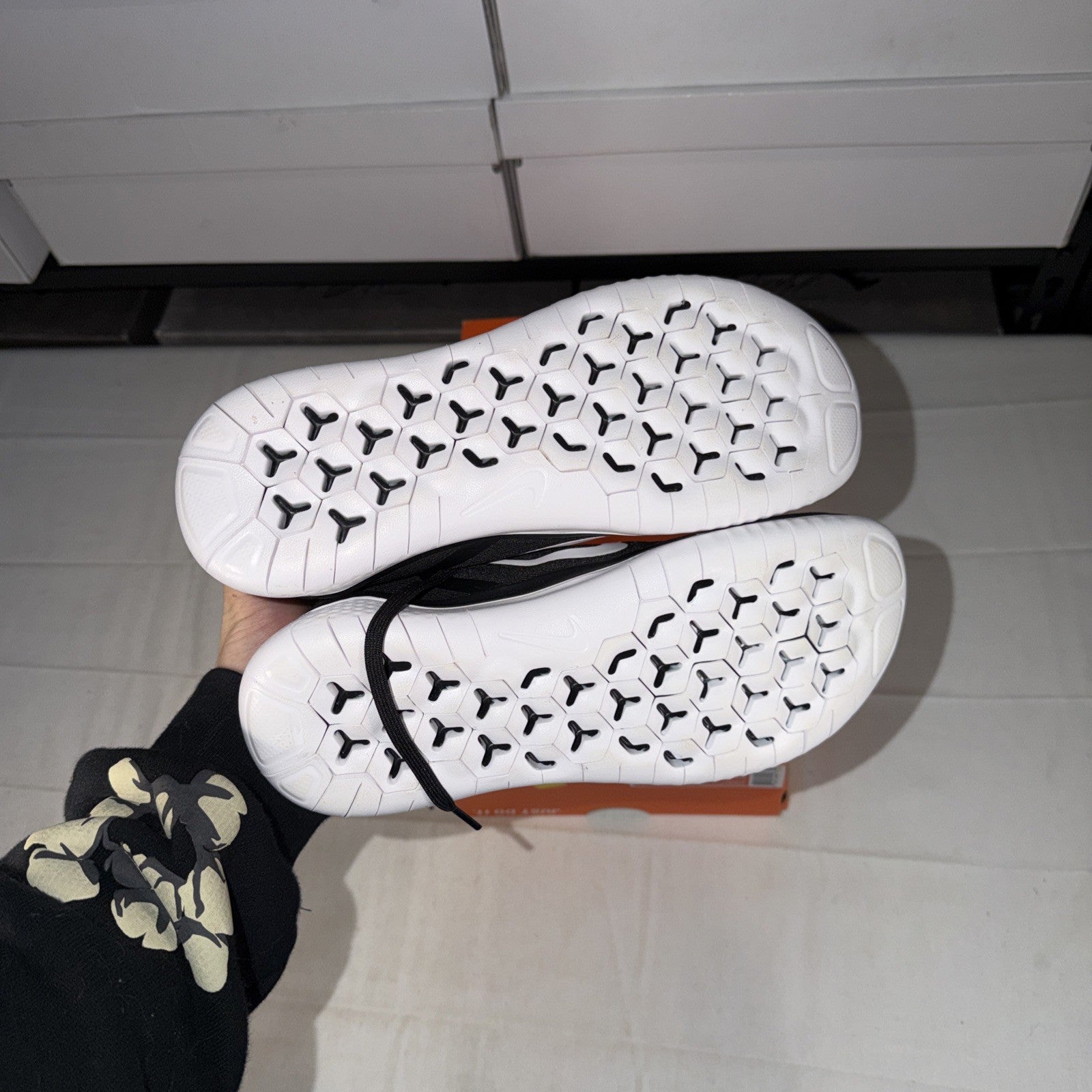 Size 8.5 - Nike Free RN 2018 Black W