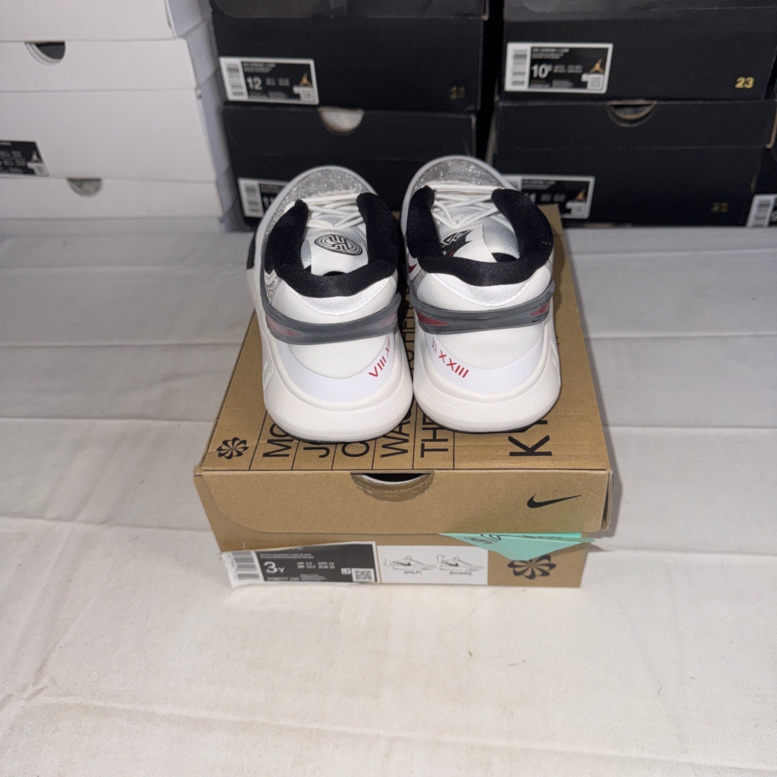 NIKE KYRIE 8 GO GS White/University Red-Black KIDS SIZE 3Y