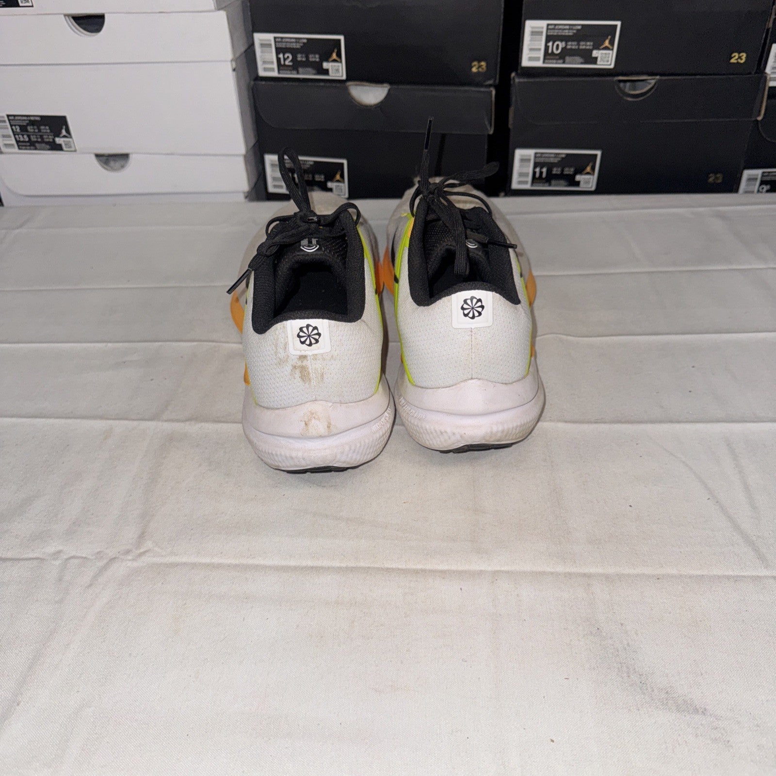 Nike Winflo 10 Men's Size 11.5 White Volt Laser Orange DV4022 101