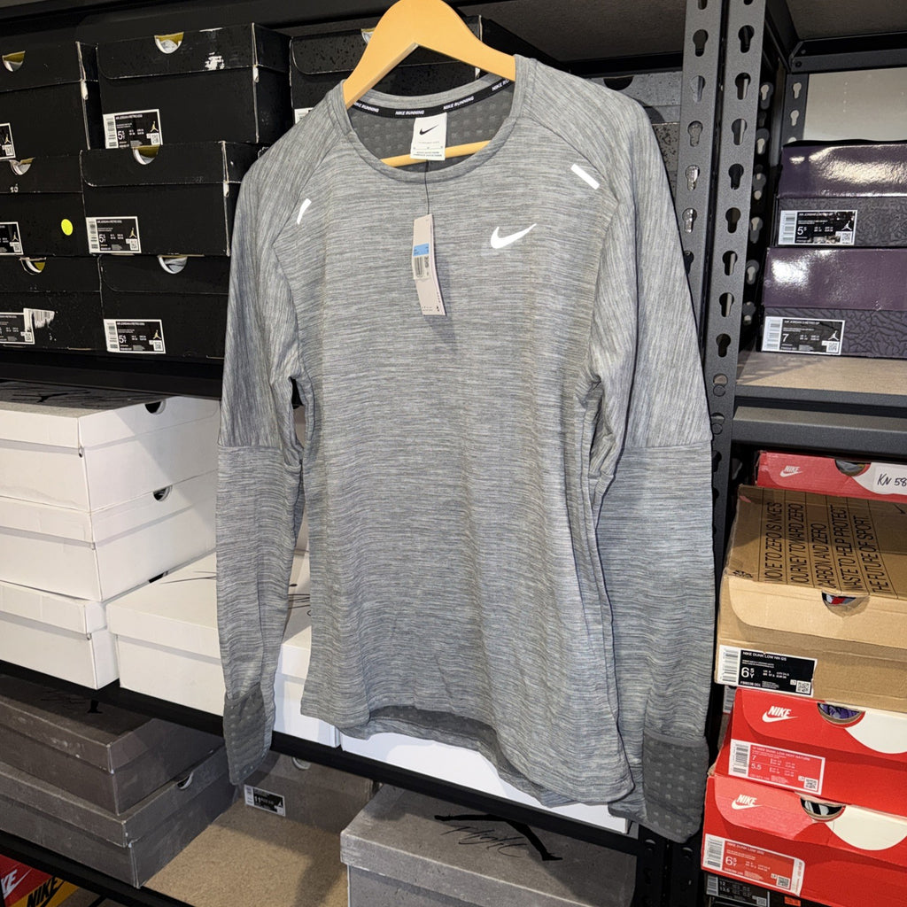 NWT NIKE  Running top Therma Fit  Repel Sweater size M,  $85 CU6083-068 0085