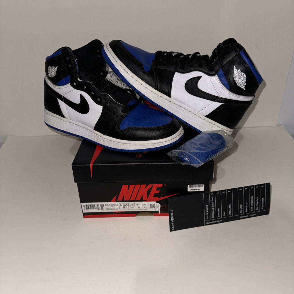 Air Jordan 1 High Retro Royal Toe (2020) - Size 6.5y - 575441-041